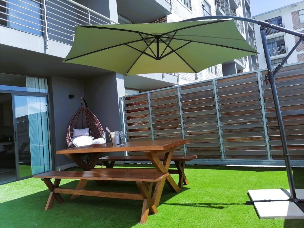 Chic, Central, Family & Group Stay - Stylish 2 Ensuite Bedroom Apartment With Spacious Balcony Kaapstad Buitenkant foto