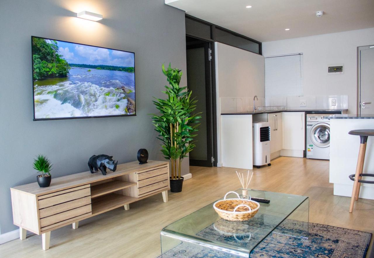 Chic, Central, Family & Group Stay - Stylish 2 Ensuite Bedroom Apartment With Spacious Balcony Kaapstad Buitenkant foto