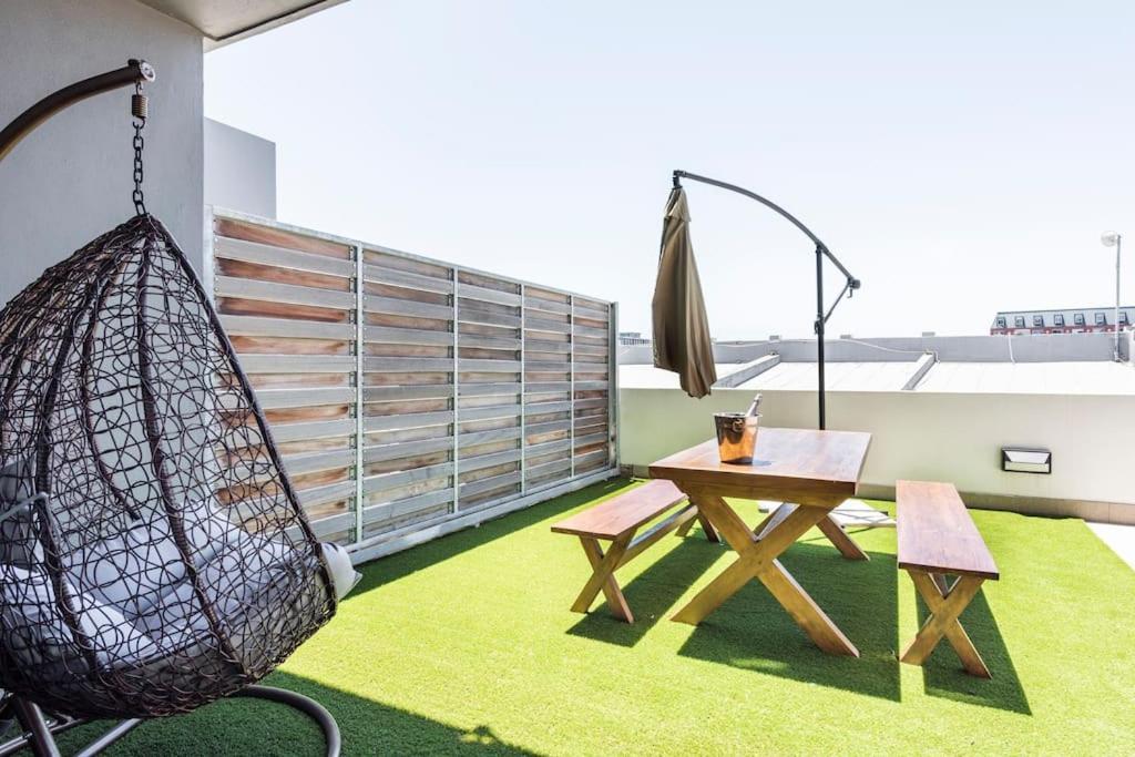 Chic, Central, Family & Group Stay - Stylish 2 Ensuite Bedroom Apartment With Spacious Balcony Kaapstad Buitenkant foto