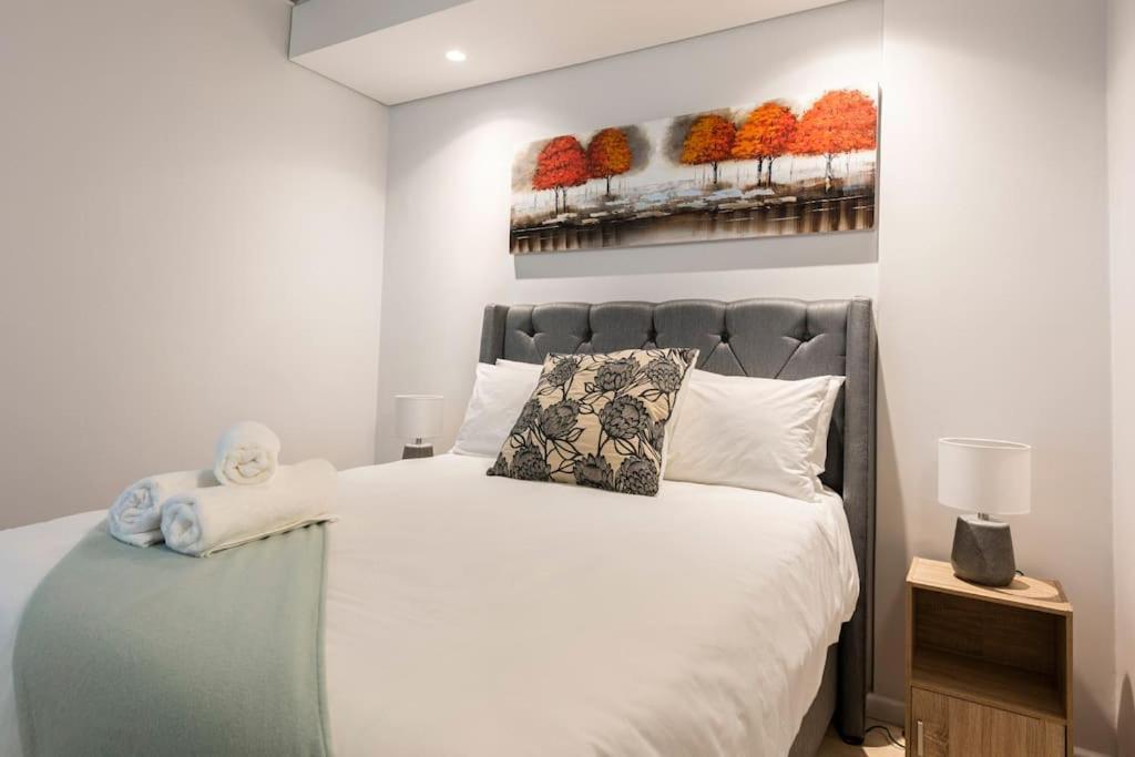 Chic, Central, Family & Group Stay - Stylish 2 Ensuite Bedroom Apartment With Spacious Balcony Kaapstad Buitenkant foto